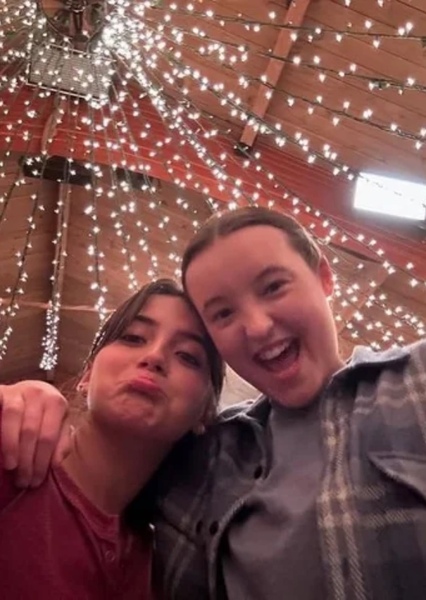 Isabela Merced and Bella Ramsey photo