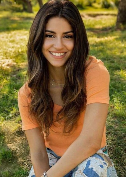 Isabela Souza photo