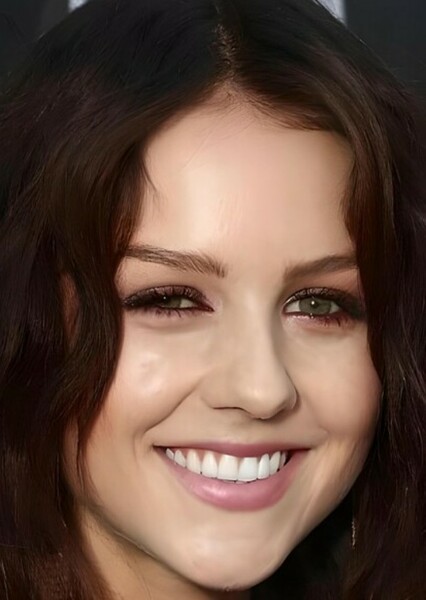 Isabelle Cornish photo