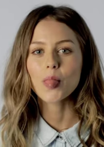 Isabelle Cornish photo