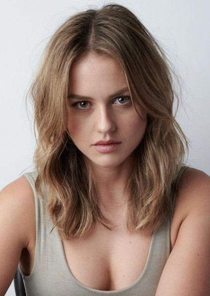 Isabelle Cornish photo