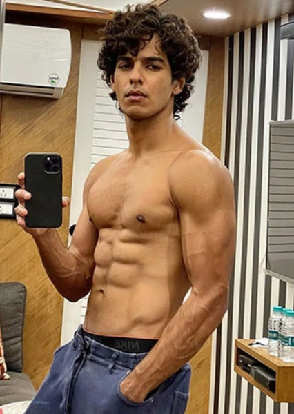 Ishaan Khatter photo