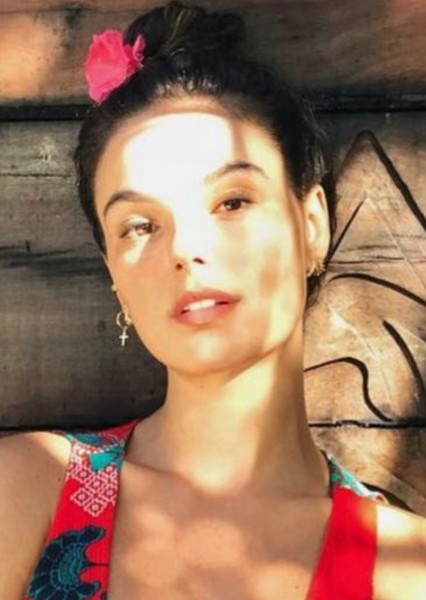 Isis Valverde photo