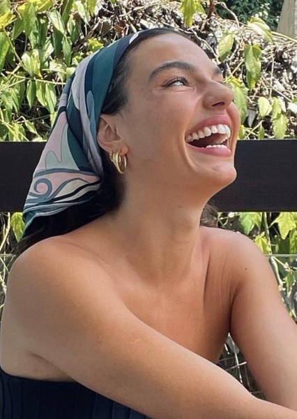 Isis Valverde photo