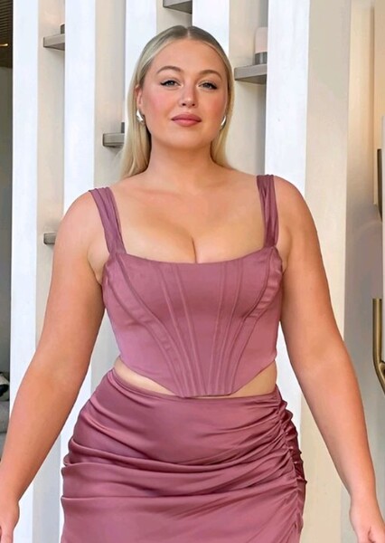 Iskra Lawrance