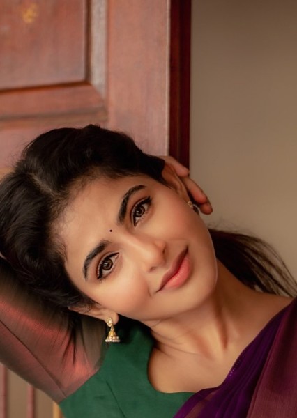 Iswarya Menon photo
