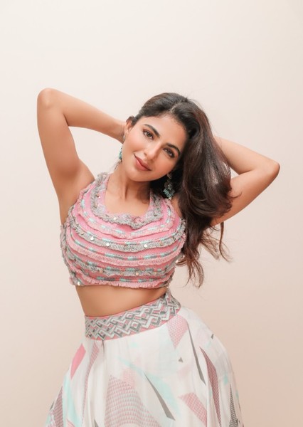 Iswarya Menon photo