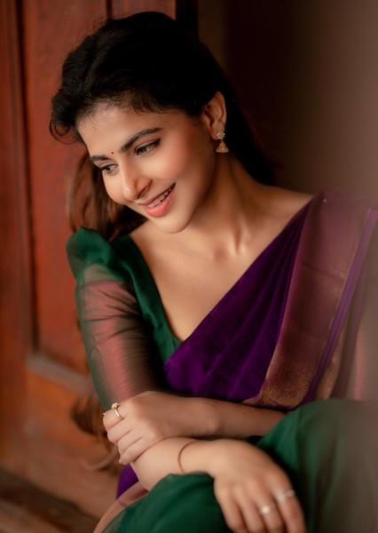 Iswarya Menon photo