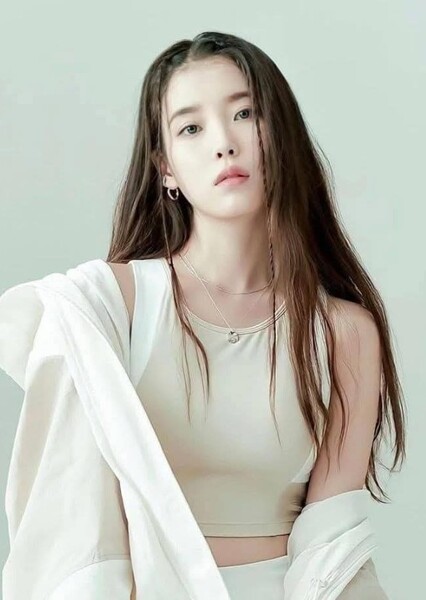 IU photo