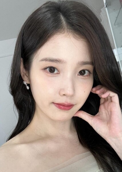 IU photo