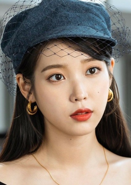 IU photo