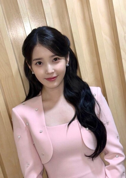 IU (Lee Ji-eun) photo