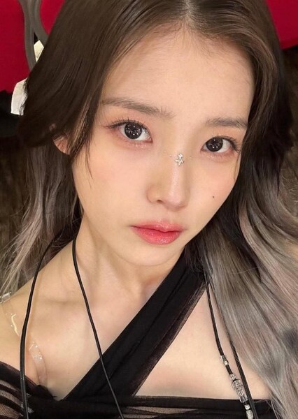 IU (Lee Ji-eun) photo