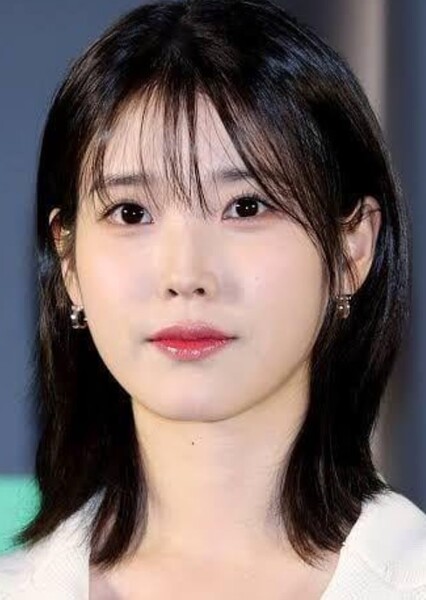 IU (Lee Ji-eun) photo