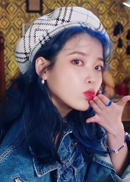 IU (Lee Ji-eun) photo