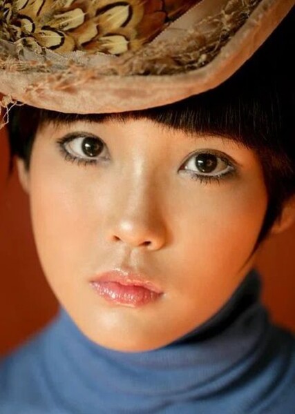 IU (Lee Ji-eun) photo
