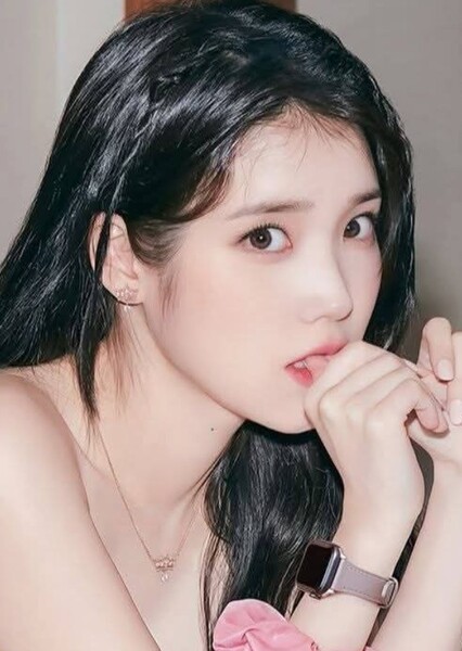 IU (Lee Ji-eun) photo