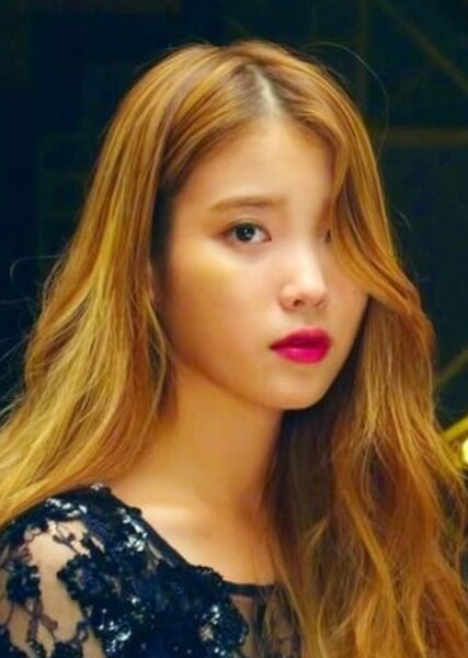 IU (Lee Ji-eun) photo