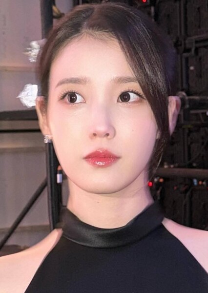 IU (Lee Ji-eun) photo