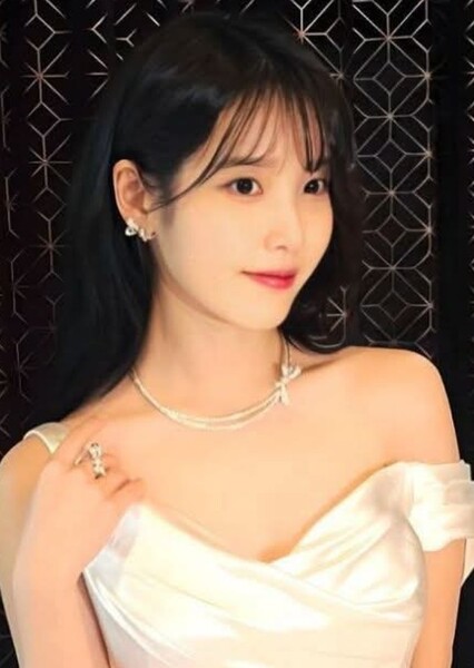 IU (Lee Ji-eun) photo