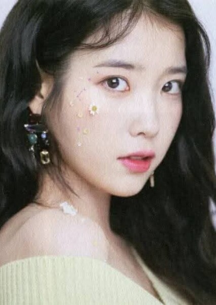 IU (Lee Ji-eun) photo