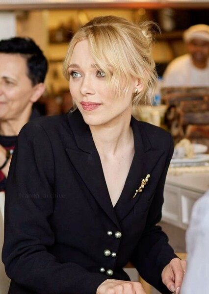 Ivanna Sakhno photo