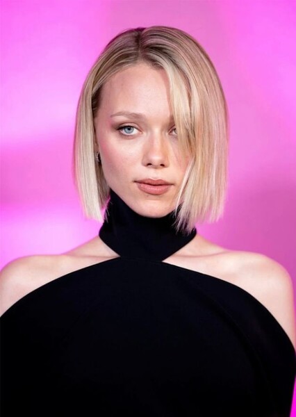 Ivanna Sakhno photo