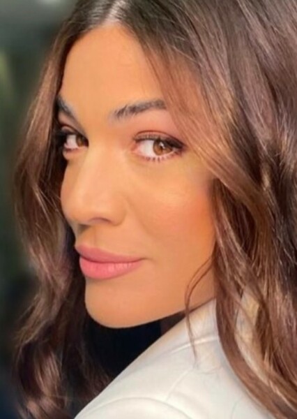 Ivi Adamou