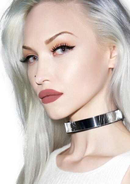 Ivy Levan photo