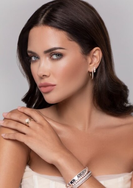 Iza Rios photo