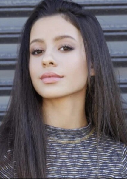 Izabella Alvarez photo