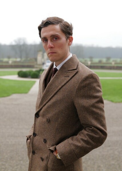 Jack Farthing photo