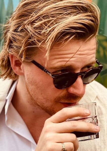 Jack Lowden photo