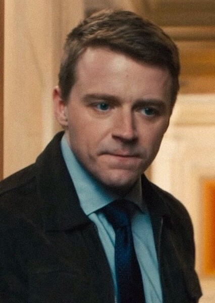 Jack Lowden photo