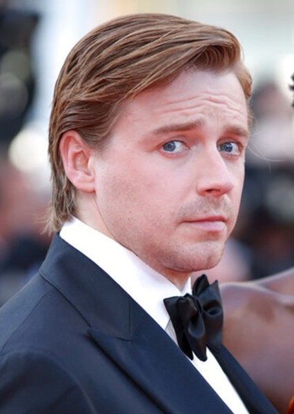 Jack Lowden photo