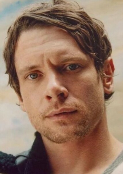Jack O'Connell photo