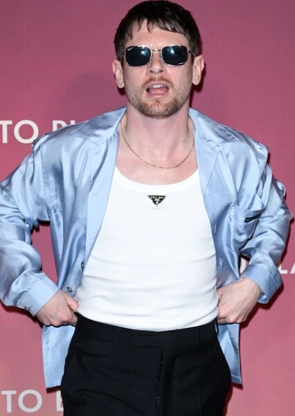 Jack O'Connell photo