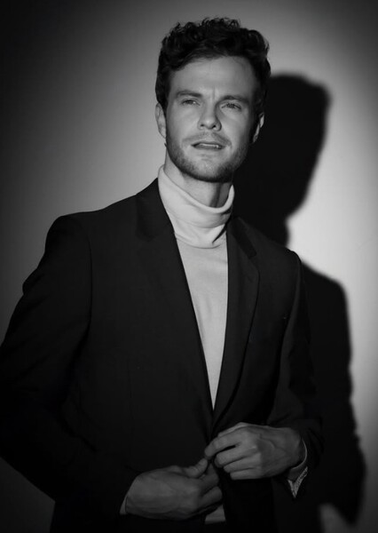 Jack Quaid photo