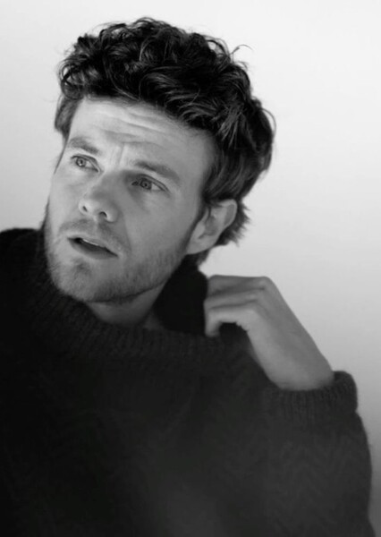 Jack Quaid photo
