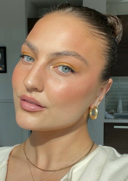 Jaclyn Forbes photo