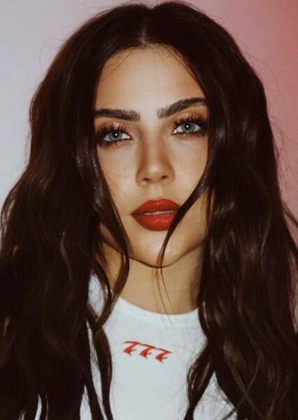 Jade Picon photo
