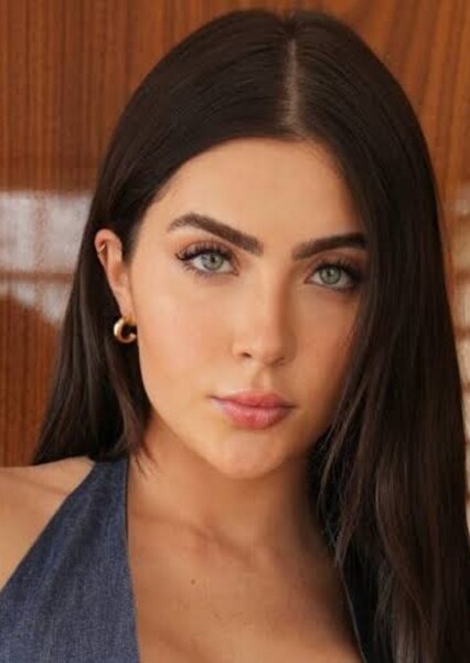 Jade Picon photo