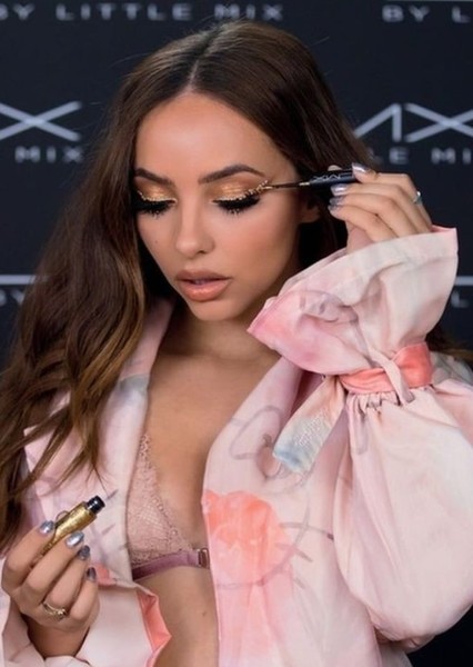 Jade Thirlwall photo