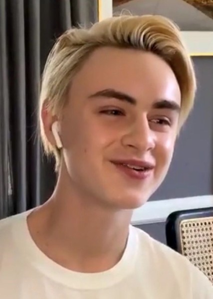 Jaeden Martell photo