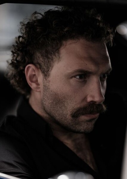 Jai Courtney photo