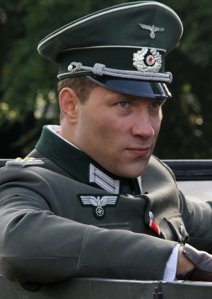 Jai Courtney photo