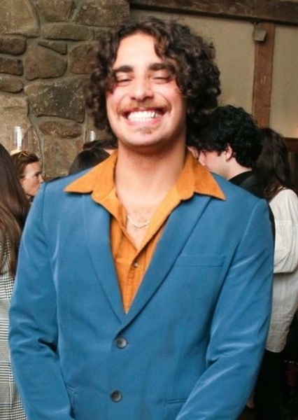 Jake Cannavale photo