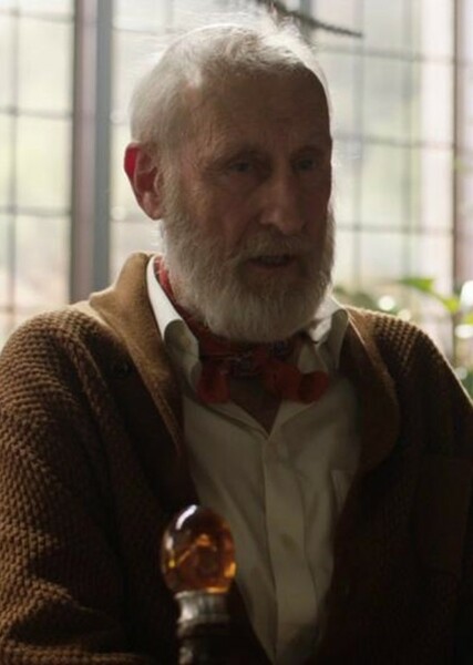James Cromwell photo