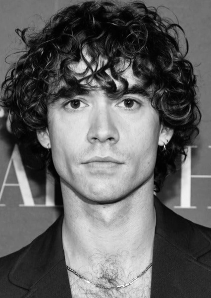 Jamie Blackley photo