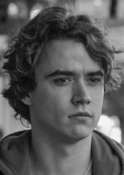 Jamie Blackley photo